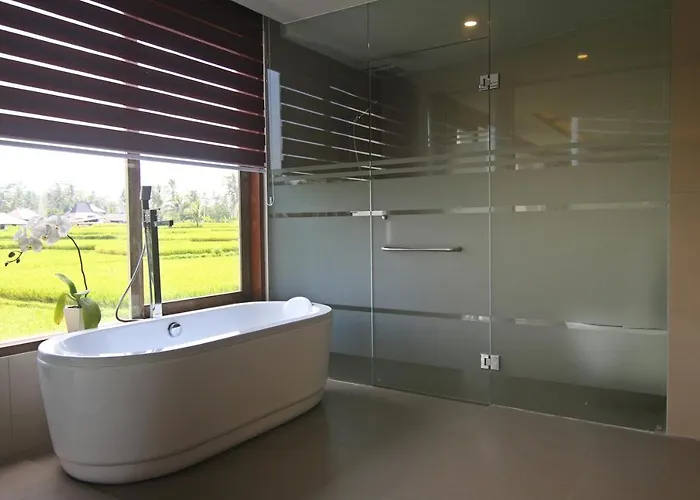 Greenfield Luxury Villa
