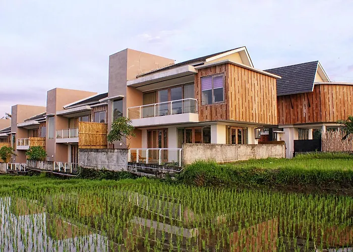 Greenfield Luxury Villa