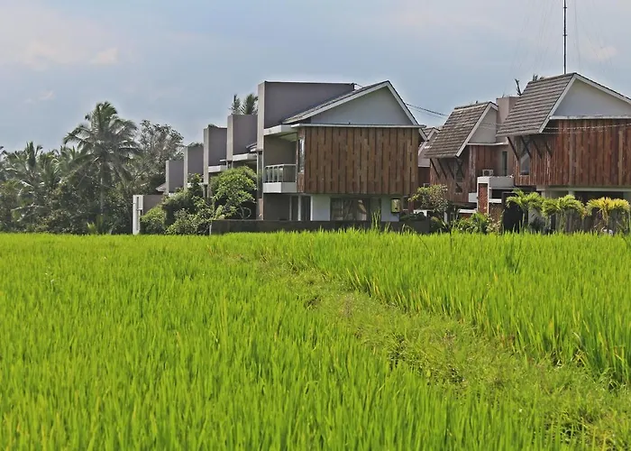 Greenfield Luxury Villa