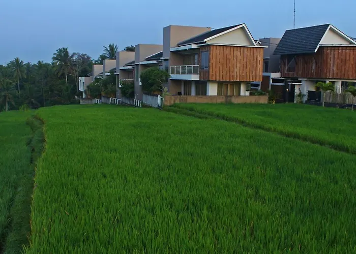 Greenfield Luxury Villa